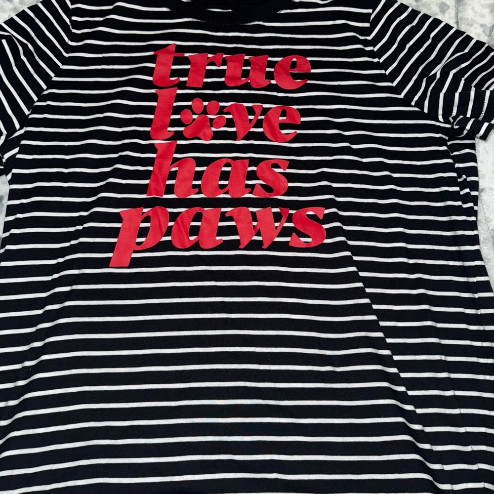 Torrid Black and White Striped Tee with Red True Love has Paws 🐾